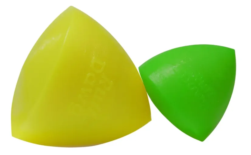 Ruff Dawg nezničitelná hračka pro psy pyramida 10,20cm pro velké psy nad 18 kg